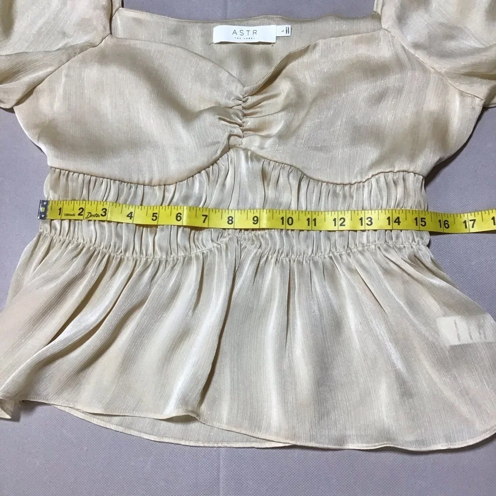 ASTR Women's Beige Ruched Puff Sleeve Blouse